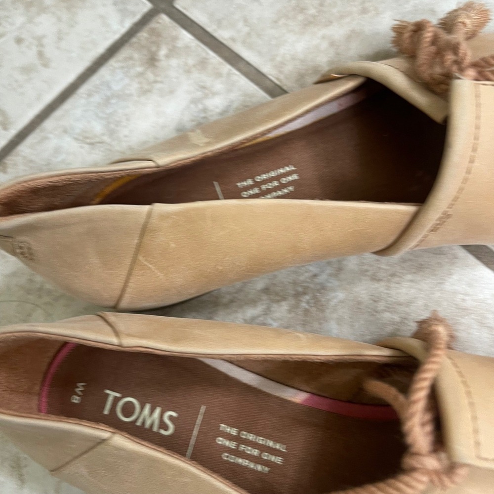 TOMS Kelli Tassel Tan Leather Pointed Toe Flats Shoes Womens 8 new with defect - Picture 4 of 8